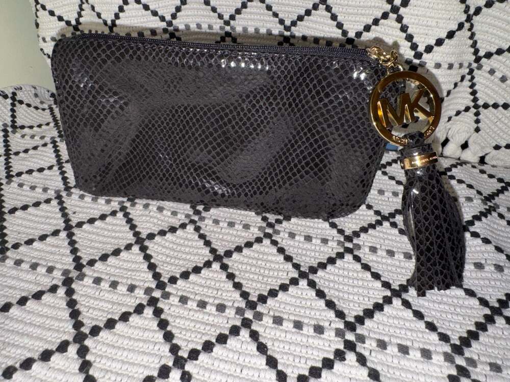 Michael Kors x Estee Lauder 2012 Limited Edition Snakeskin Cosmetic Bag MK Tasse